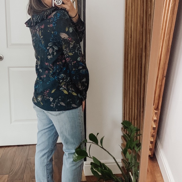 Banana Republic Jewel Tone floral‎ Frills Blouse. Size M - Picture 10 of 10